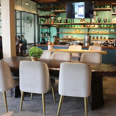 Crew Express Hotel Lubukpakam Екстериор снимка