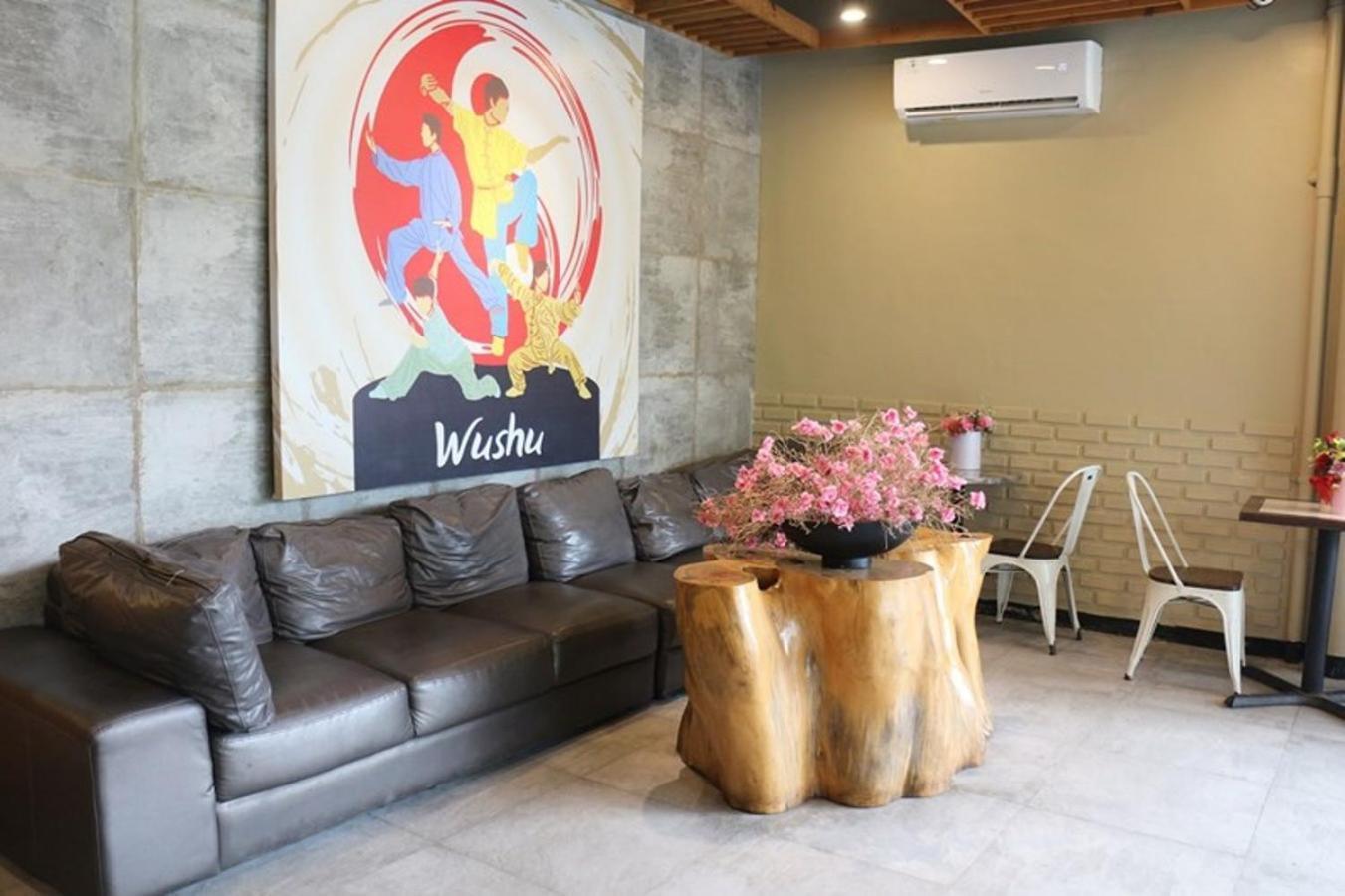 Crew Express Hotel Lubukpakam Екстериор снимка