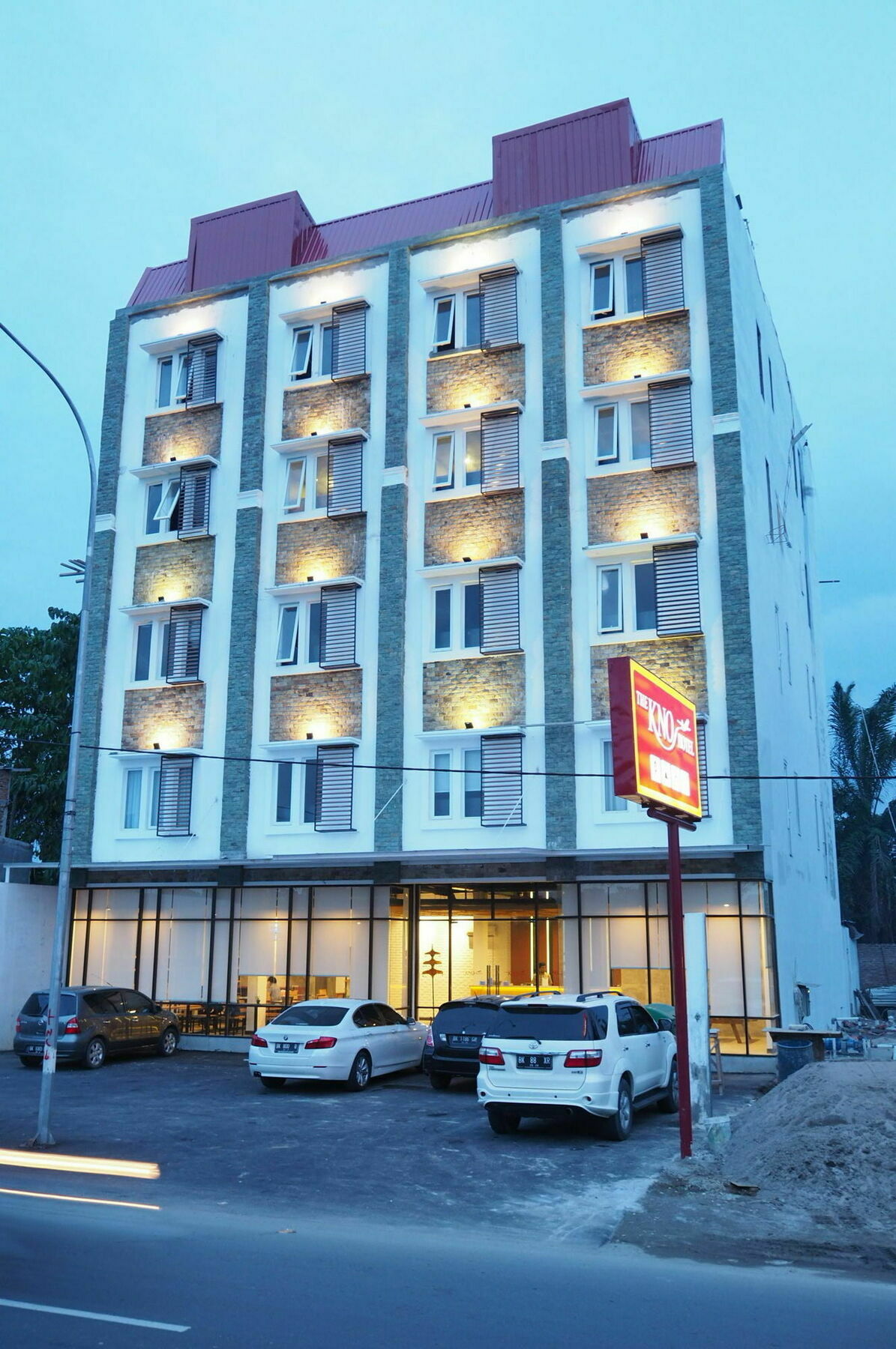 Crew Express Hotel Lubukpakam Екстериор снимка
